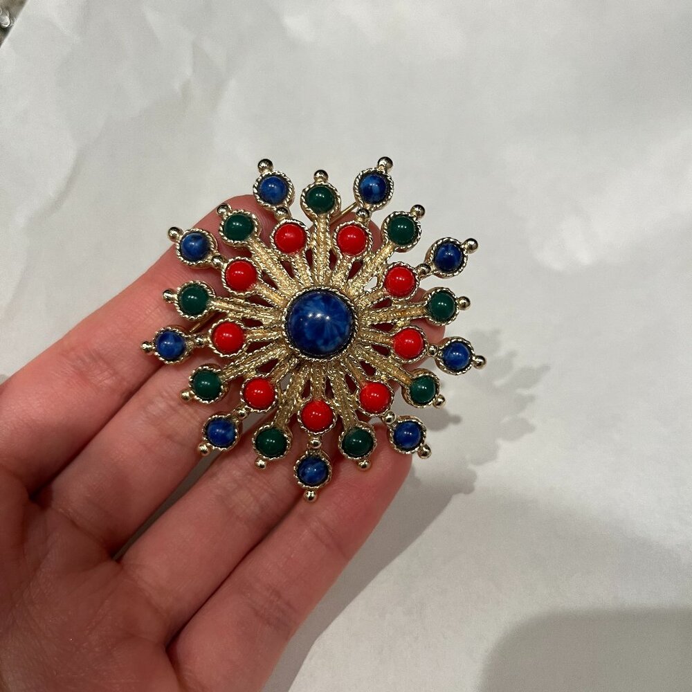 sarah cov galaxy vintage brooch-excellent condition with brand signed at theback
